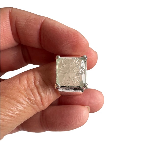 Sterling Silver Ring with Pale Green Square Stone - Picture 5 of 6